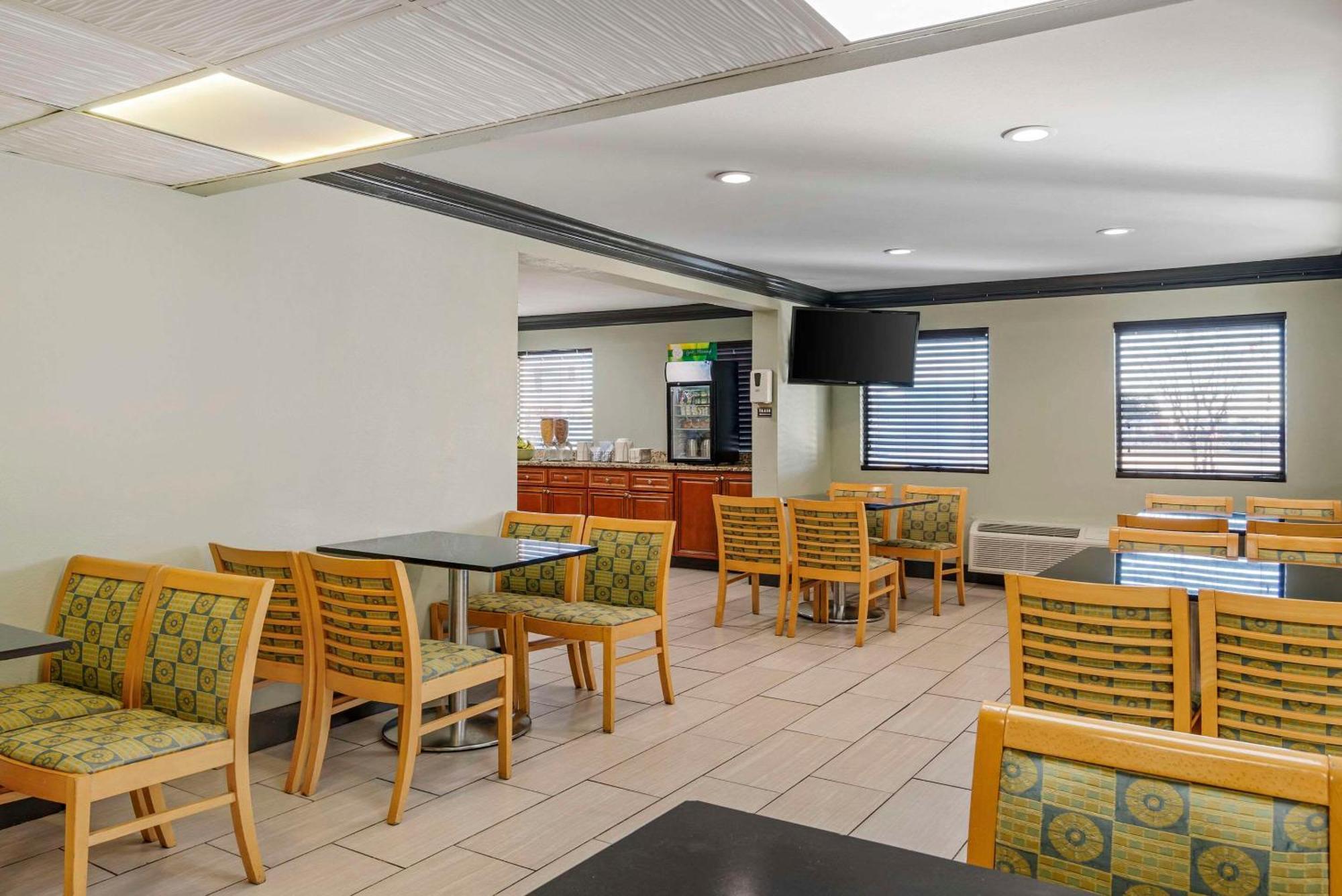 Quality Inn & Suites Morrow Atlanta South Exteriör bild