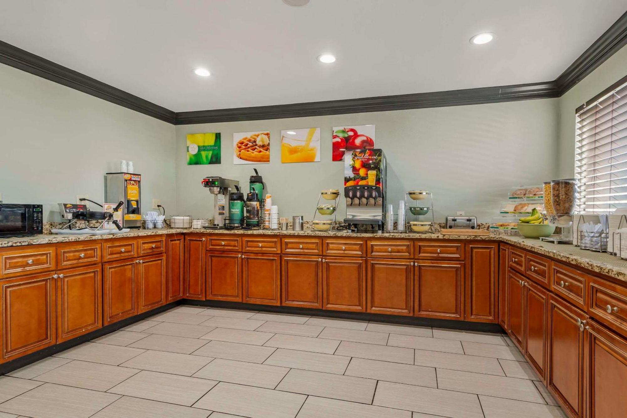 Quality Inn & Suites Morrow Atlanta South Exteriör bild
